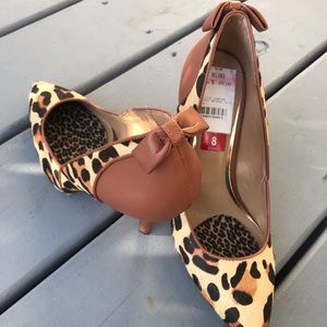 Jessica Simpson stilleto leopard print